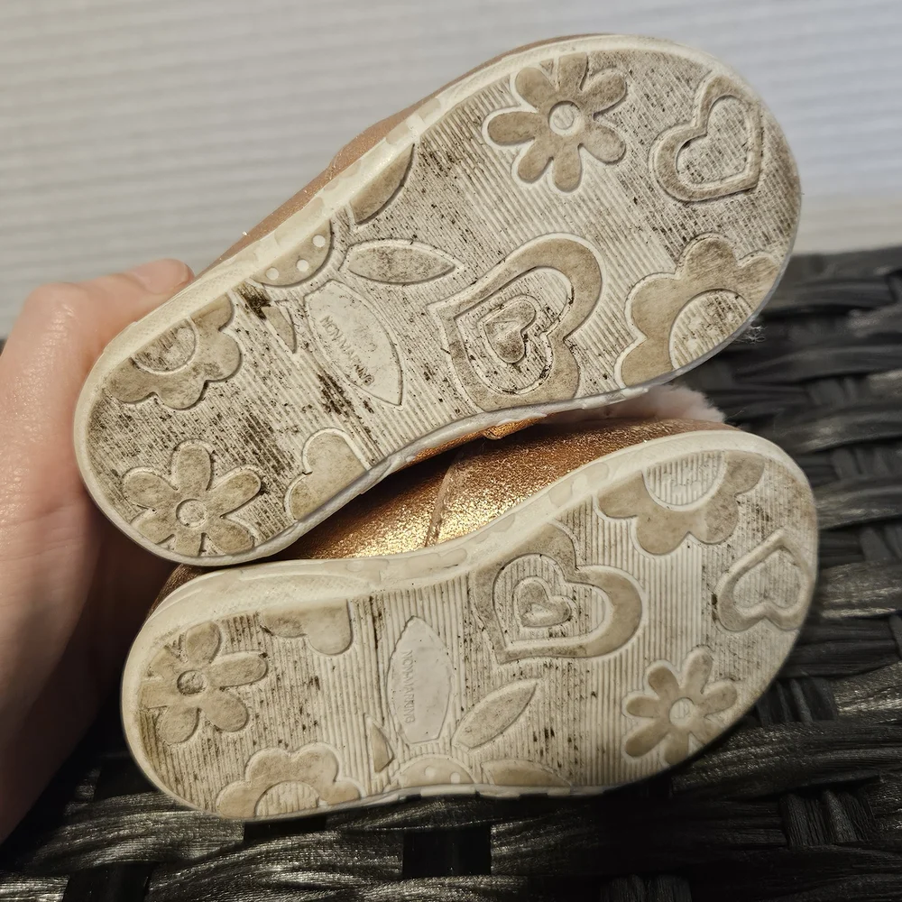 Cat & Jack Pink Bunny Kids Shoes Size 4 Infant